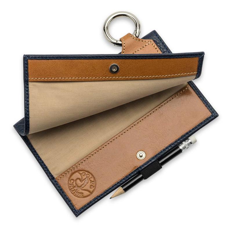 Scorebook High-end aus Leder mit Karabiner offen